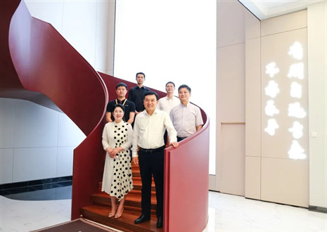 熱烈歡迎省委統(tǒng)戰(zhàn)部張部長一行蒞臨客來福家居股份有限公司指導(dǎo)工作！